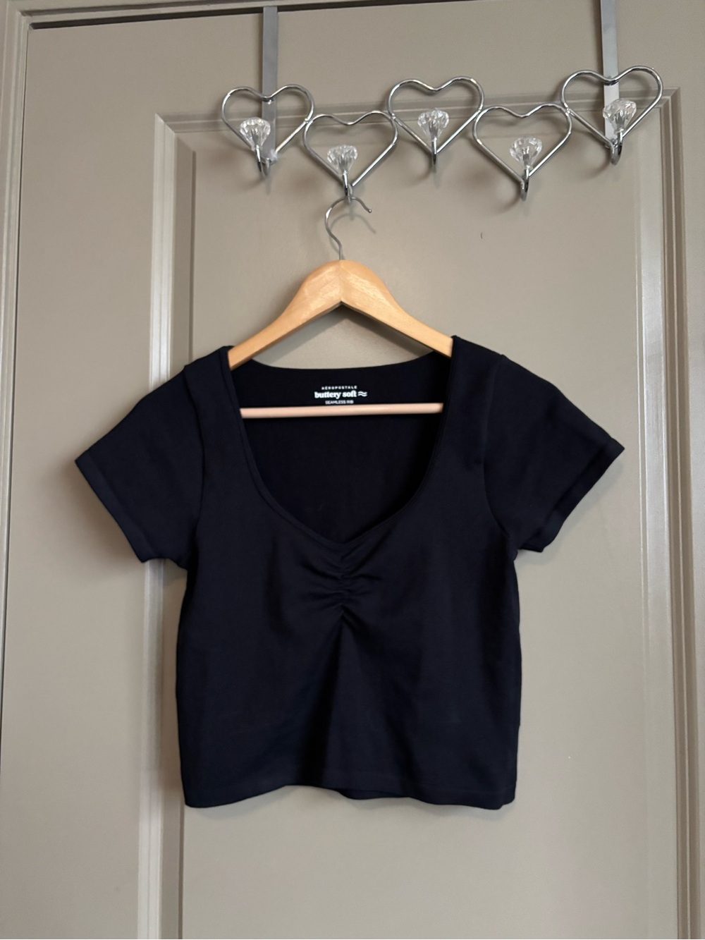 Aeropostale Black Short Sleeve Ruched Scoop Crop Top